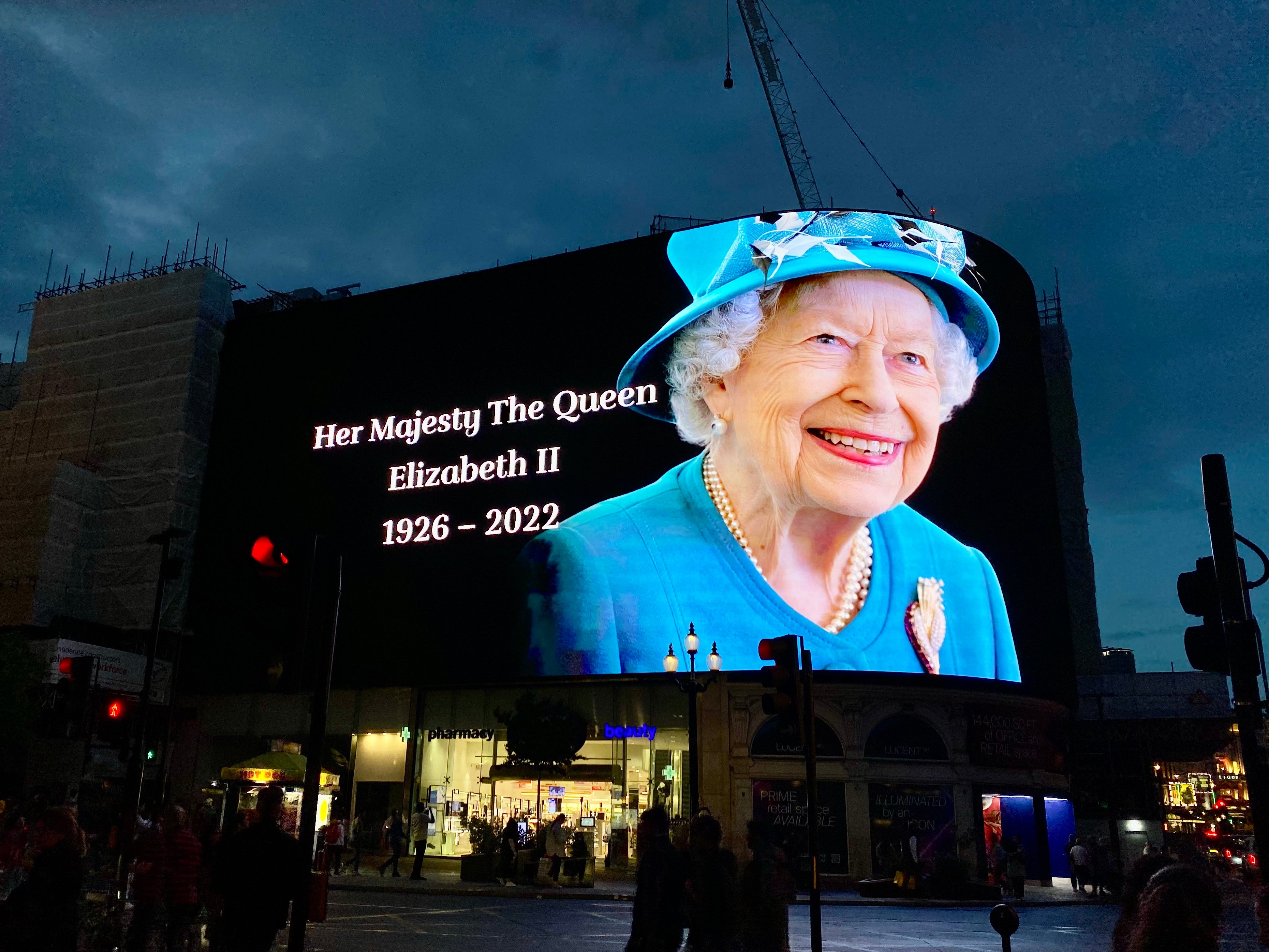 Her Majesty The Queen, Elizabeth II – The Colourful Garden Company