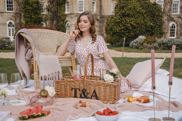 Our top five tips for picnic styling