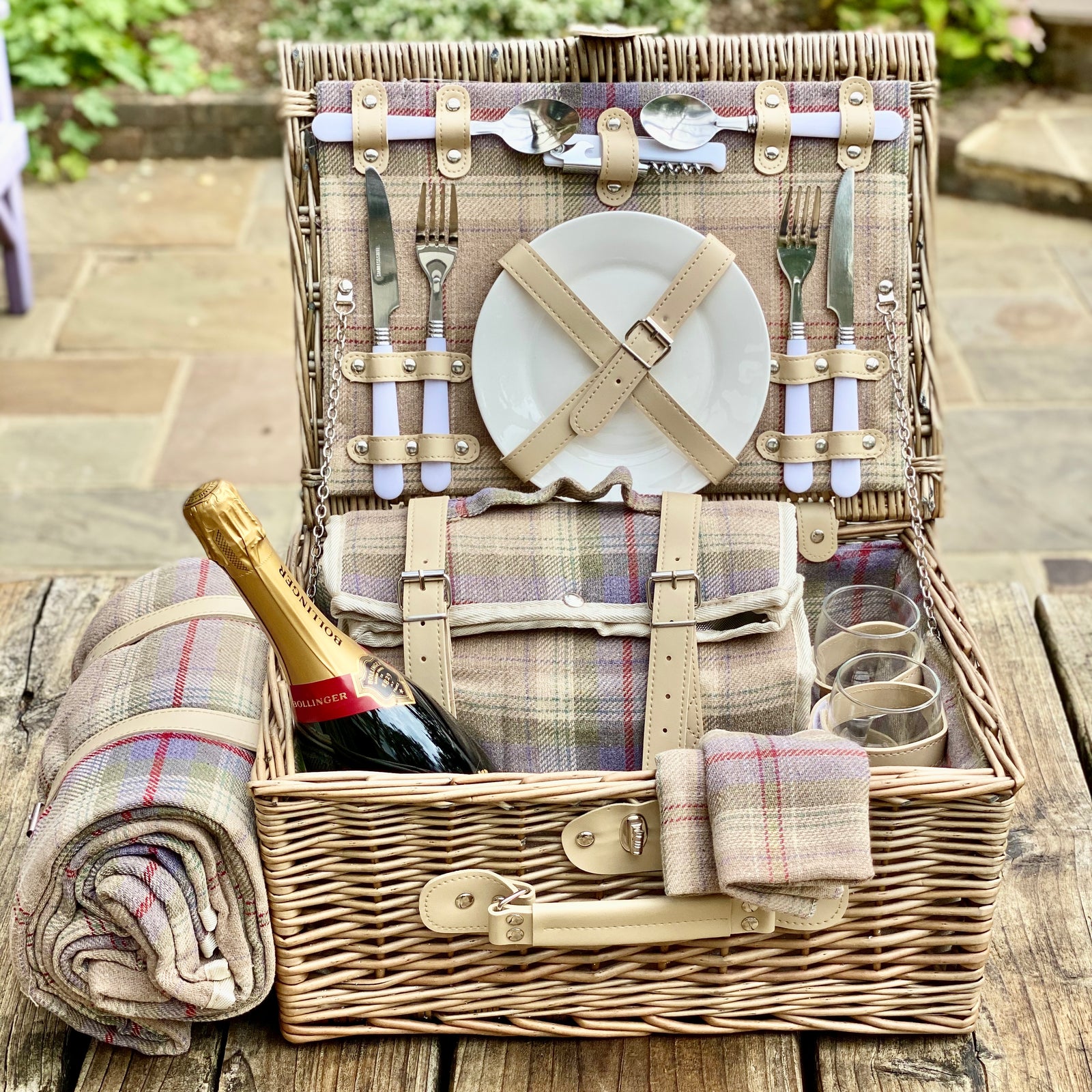 2 Person Romantic Red Wicker Picnic Basket With Cooler